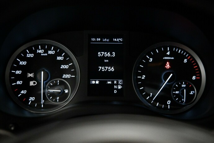 mercedes-benz-vito-diesel-2022-big-11