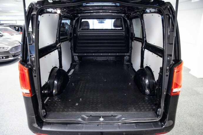 mercedes-benz-vito-diesel-2022-big-7