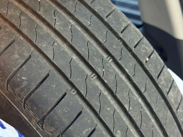 volvo-v70-diesel-2012-big-28