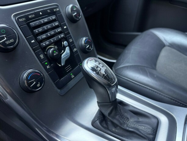 volvo-v70-diesel-2012-big-21