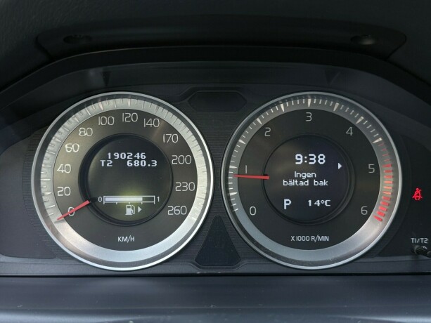 volvo-v70-diesel-2012-big-16