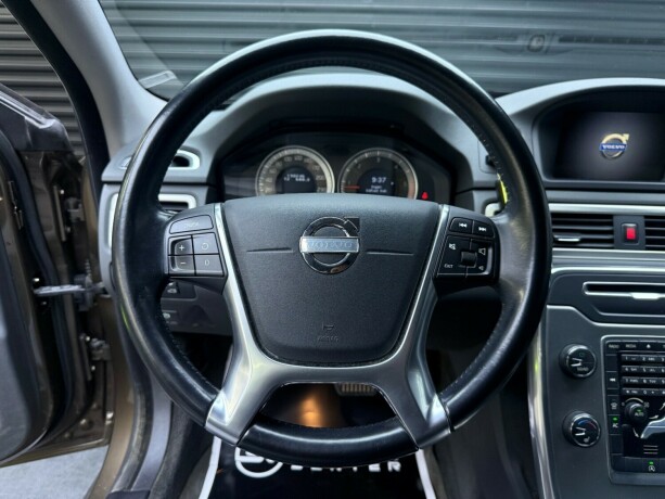 volvo-v70-diesel-2012-big-13