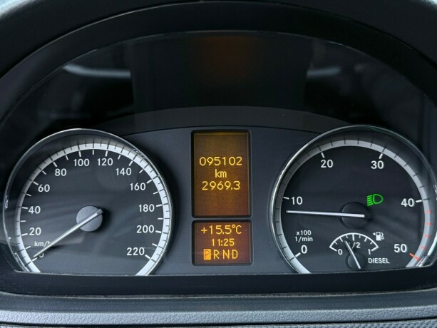 mercedes-benz-vito-diesel-2014-big-17