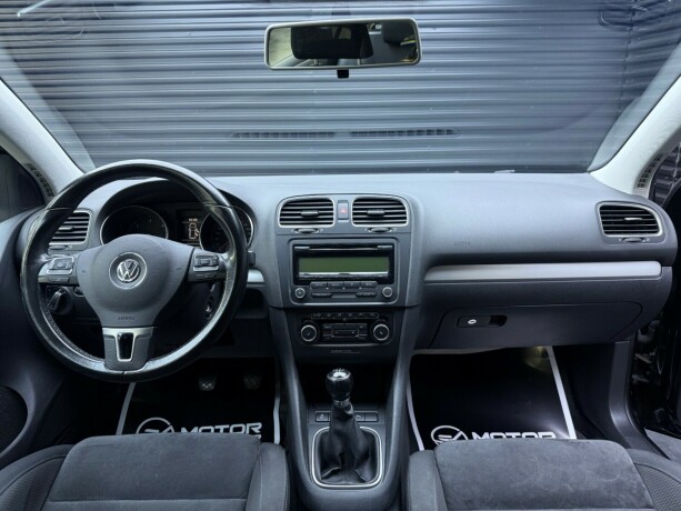 volkswagen-golf-diesel-2011-big-9