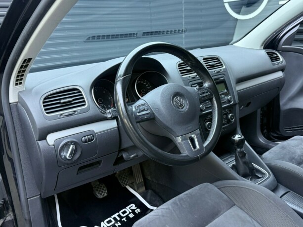 volkswagen-golf-diesel-2011-big-10