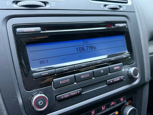 volkswagen-golf-diesel-2011-big-18