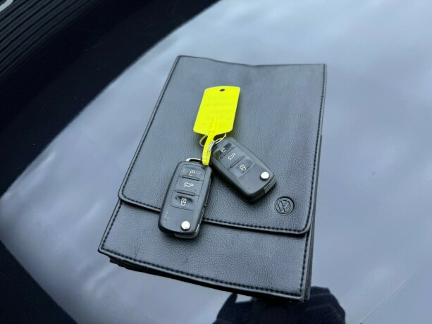 volkswagen-golf-diesel-2011-big-29