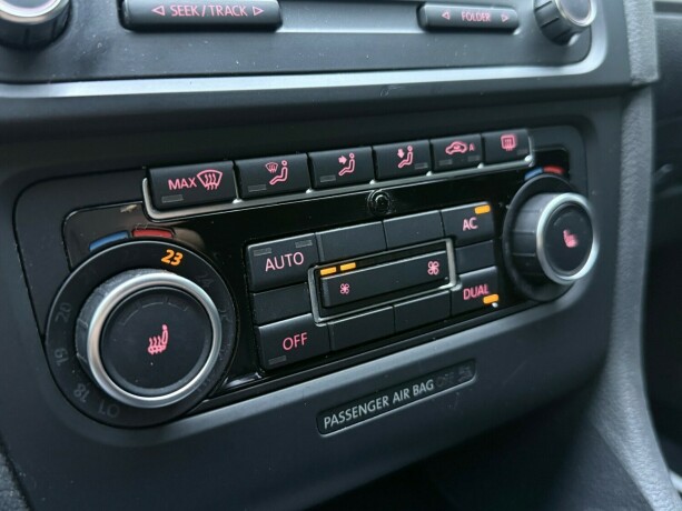 volkswagen-golf-diesel-2011-big-19