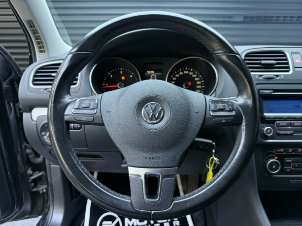 volkswagen-golf-diesel-2011-big-13