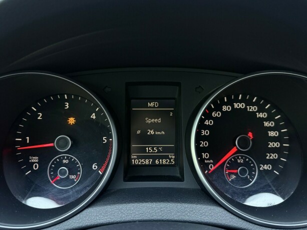 volkswagen-golf-diesel-2011-big-16