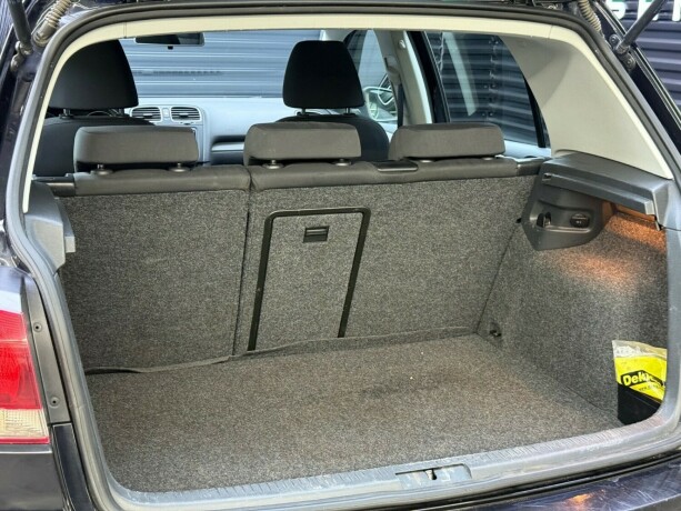 volkswagen-golf-diesel-2011-big-26