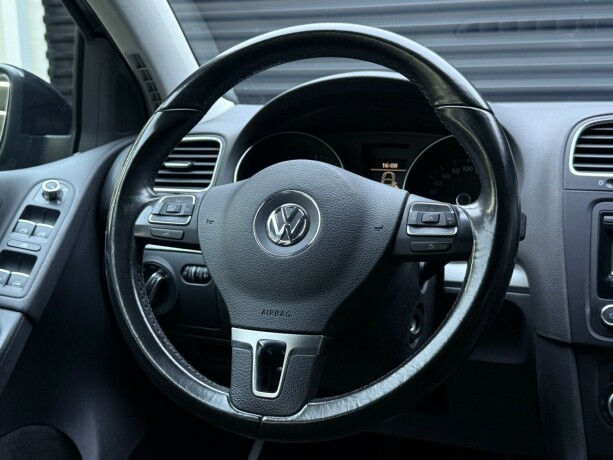 volkswagen-golf-diesel-2011-big-12