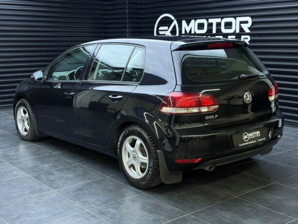 volkswagen-golf-diesel-2011-big-1