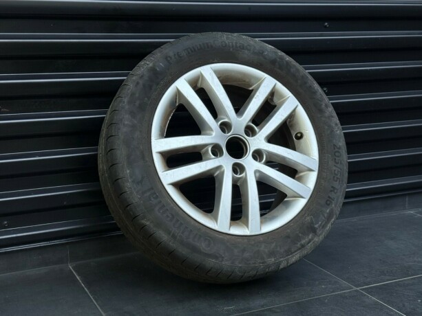 volkswagen-golf-diesel-2011-big-27