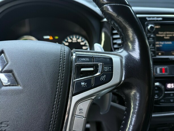 mitsubishi-outlander-elektrisitetbensin-2016-big-14