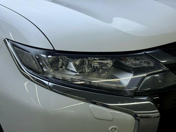 mitsubishi-outlander-elektrisitetbensin-2016-big-4