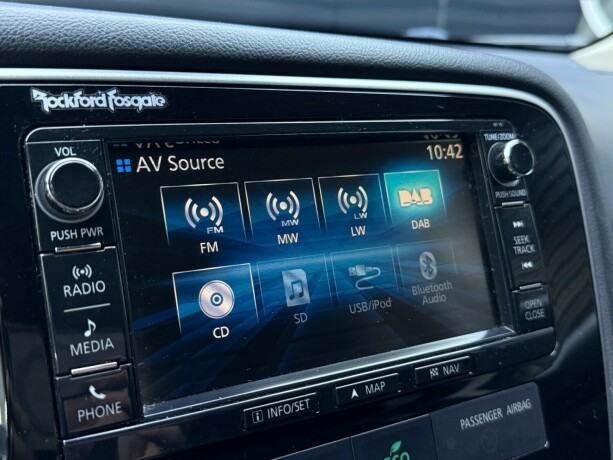 mitsubishi-outlander-elektrisitetbensin-2016-big-18