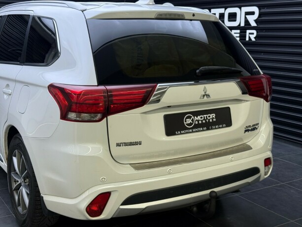 mitsubishi-outlander-elektrisitetbensin-2016-big-5