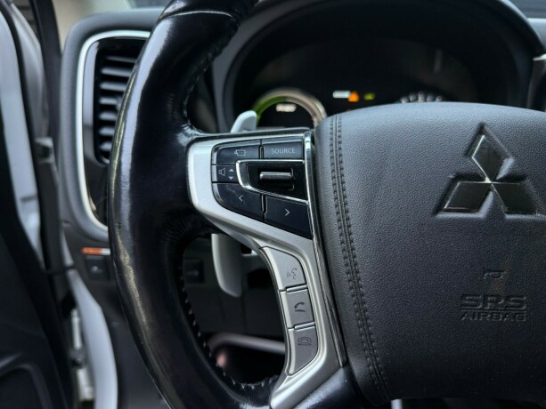 mitsubishi-outlander-elektrisitetbensin-2016-big-13