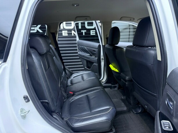 mitsubishi-outlander-elektrisitetbensin-2016-big-30