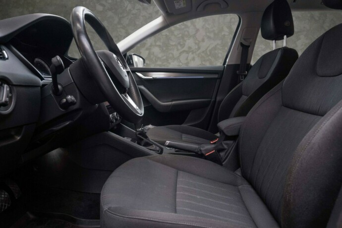 skoda-octavia-diesel-2020-big-26