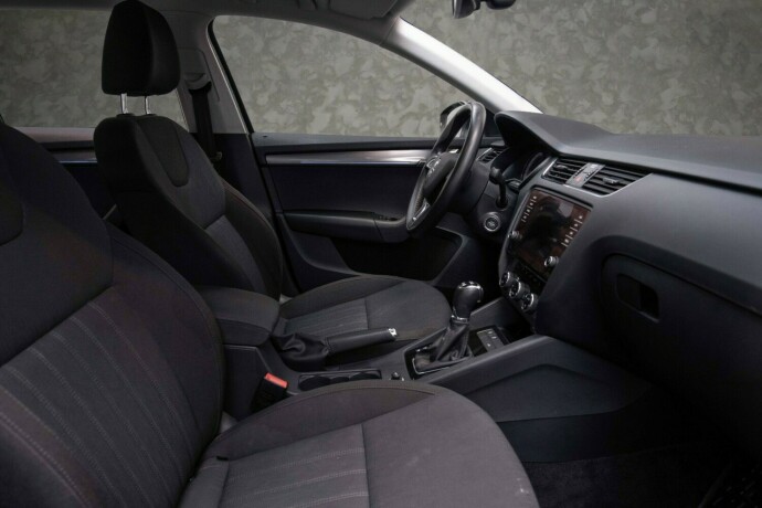 skoda-octavia-diesel-2020-big-30