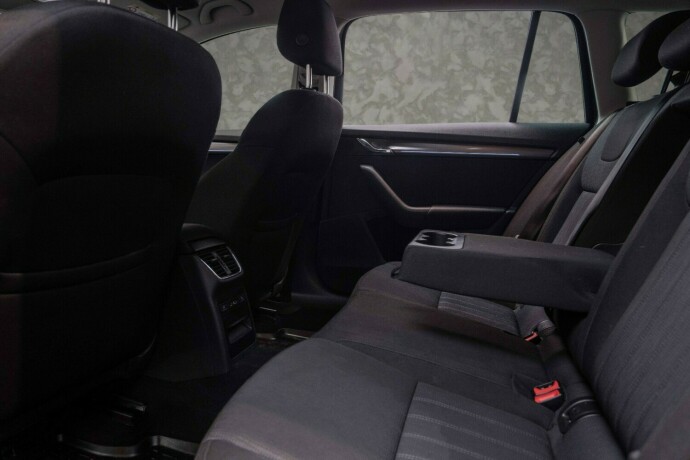 skoda-octavia-diesel-2020-big-28