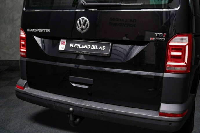 volkswagen-transporter-diesel-2017-big-9