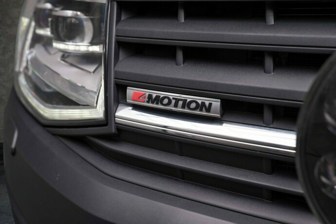 volkswagen-transporter-diesel-2017-big-5