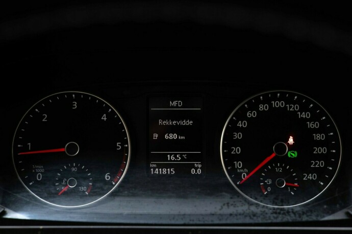 volkswagen-transporter-diesel-2017-big-13