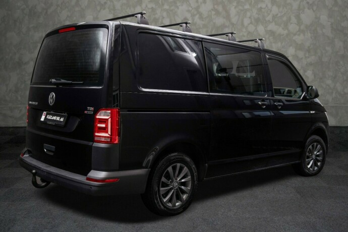 volkswagen-transporter-diesel-2017-big-12