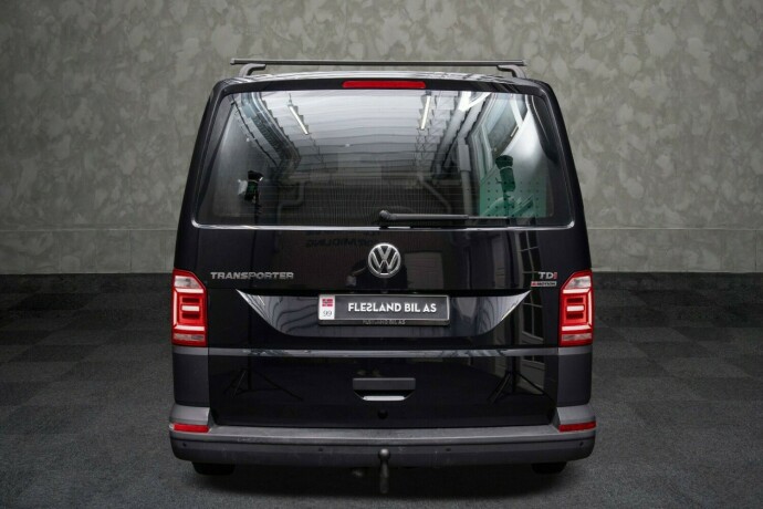 volkswagen-transporter-diesel-2017-big-11