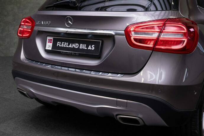 mercedes-benz-gla-bensin-2016-big-8