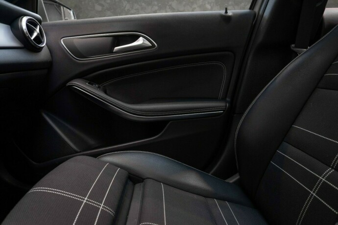 mercedes-benz-gla-bensin-2016-big-19