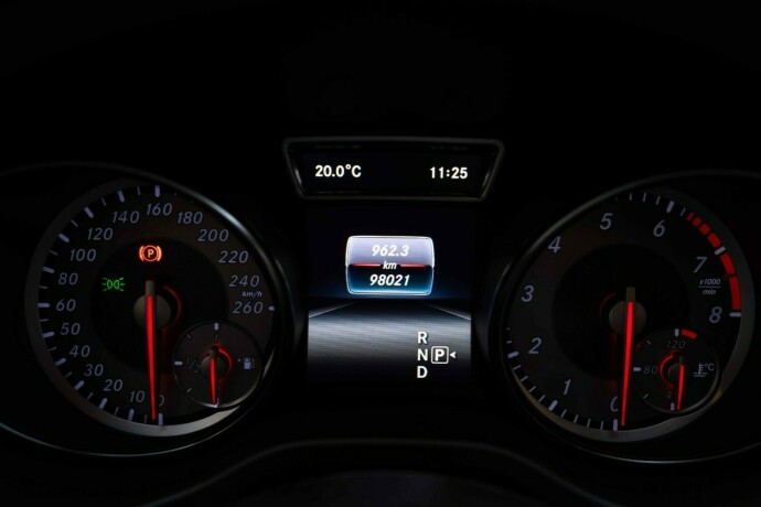 mercedes-benz-gla-bensin-2016-big-13