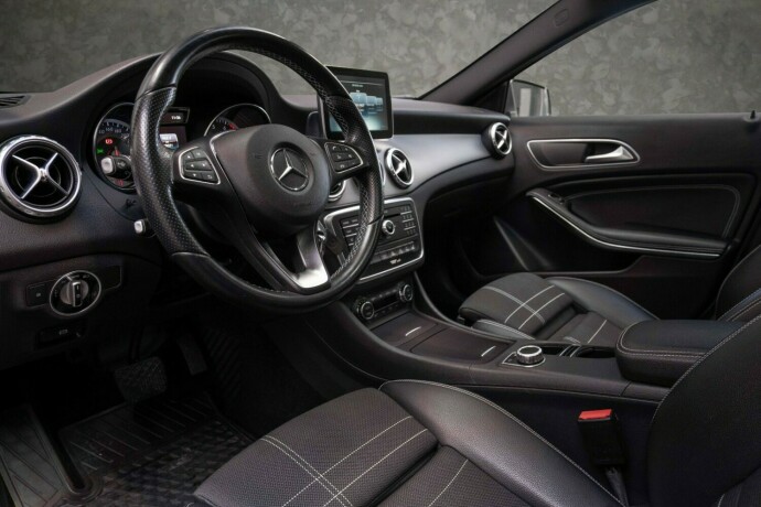 mercedes-benz-gla-bensin-2016-big-28