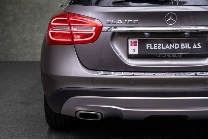 mercedes-benz-gla-bensin-2016-big-9