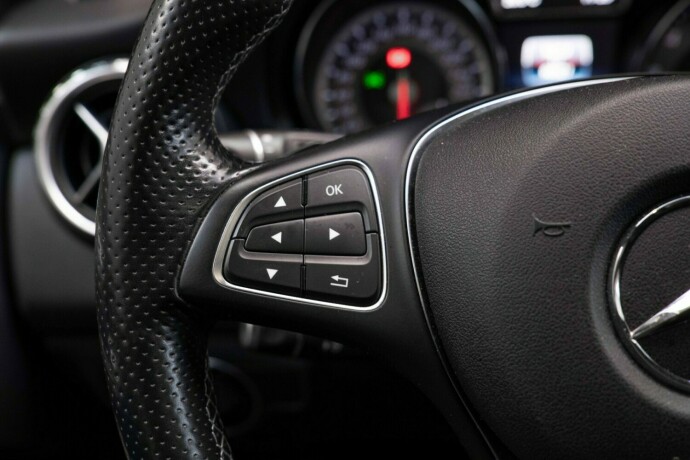 mercedes-benz-gla-bensin-2016-big-15