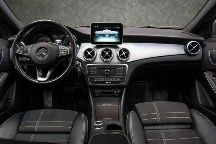 mercedes-benz-gla-bensin-2016-big-33