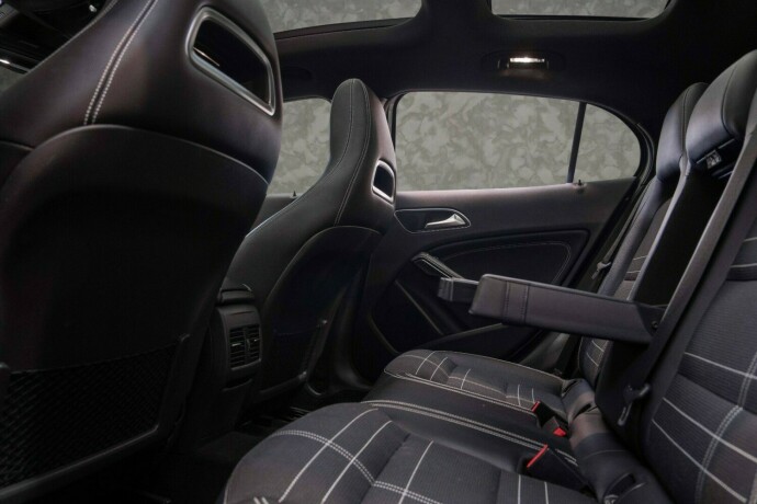 mercedes-benz-gla-bensin-2016-big-31