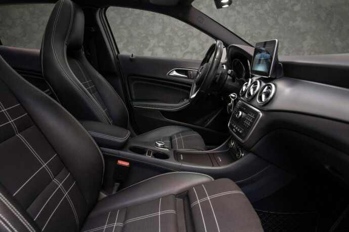 mercedes-benz-gla-bensin-2016-big-34