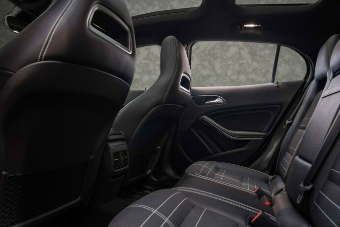 mercedes-benz-gla-bensin-2016-big-30