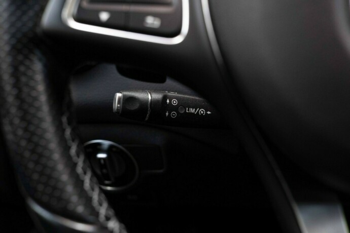 mercedes-benz-gla-bensin-2016-big-16