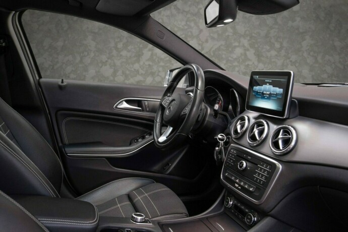 mercedes-benz-gla-bensin-2016-big-35