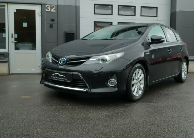 toyota-auris-bensin-2015-big-2