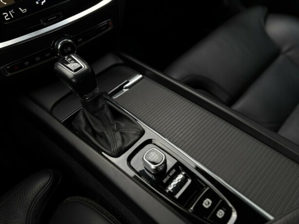 volvo-v60-cross-country-diesel-2020-big-19