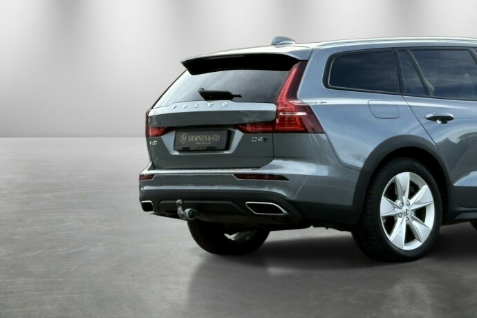 volvo-v60-cross-country-diesel-2020-big-6