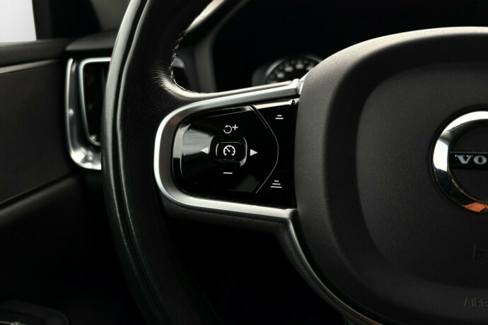 volvo-v60-cross-country-diesel-2020-big-15