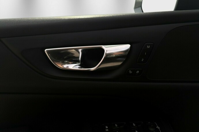 volvo-v60-cross-country-diesel-2020-big-28