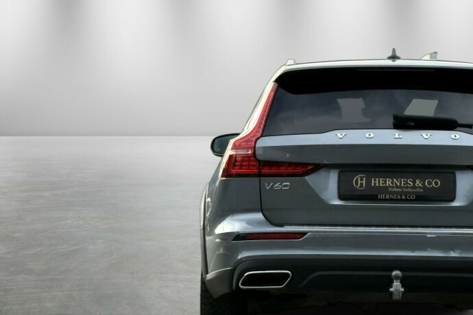 volvo-v60-cross-country-diesel-2020-big-7